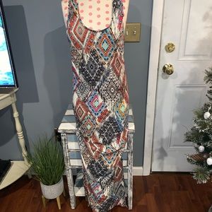 PRINTED FORM FITTING MAXI DRESS SZ LARGE